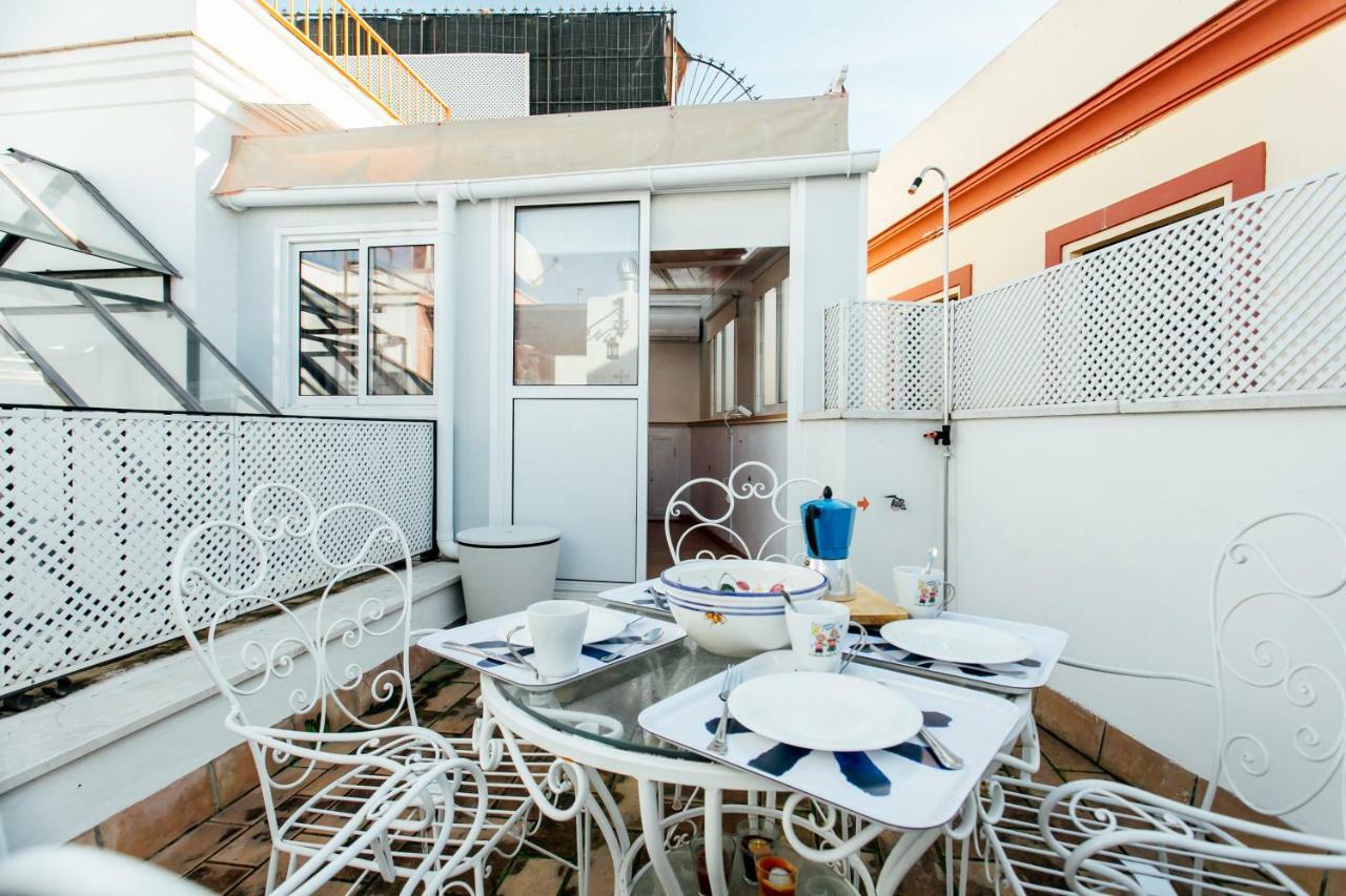 Appartamento Bright Duplex W/ Terrace Siviglia Esterno foto